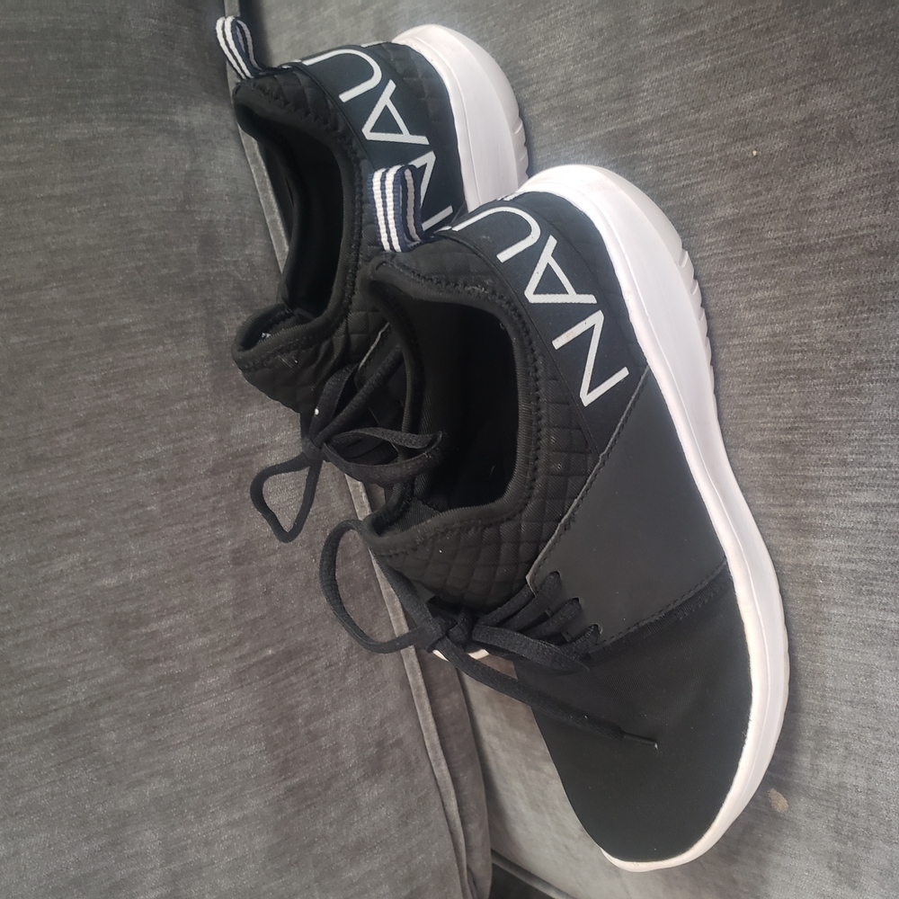 Nautica Sz 6. Like New.